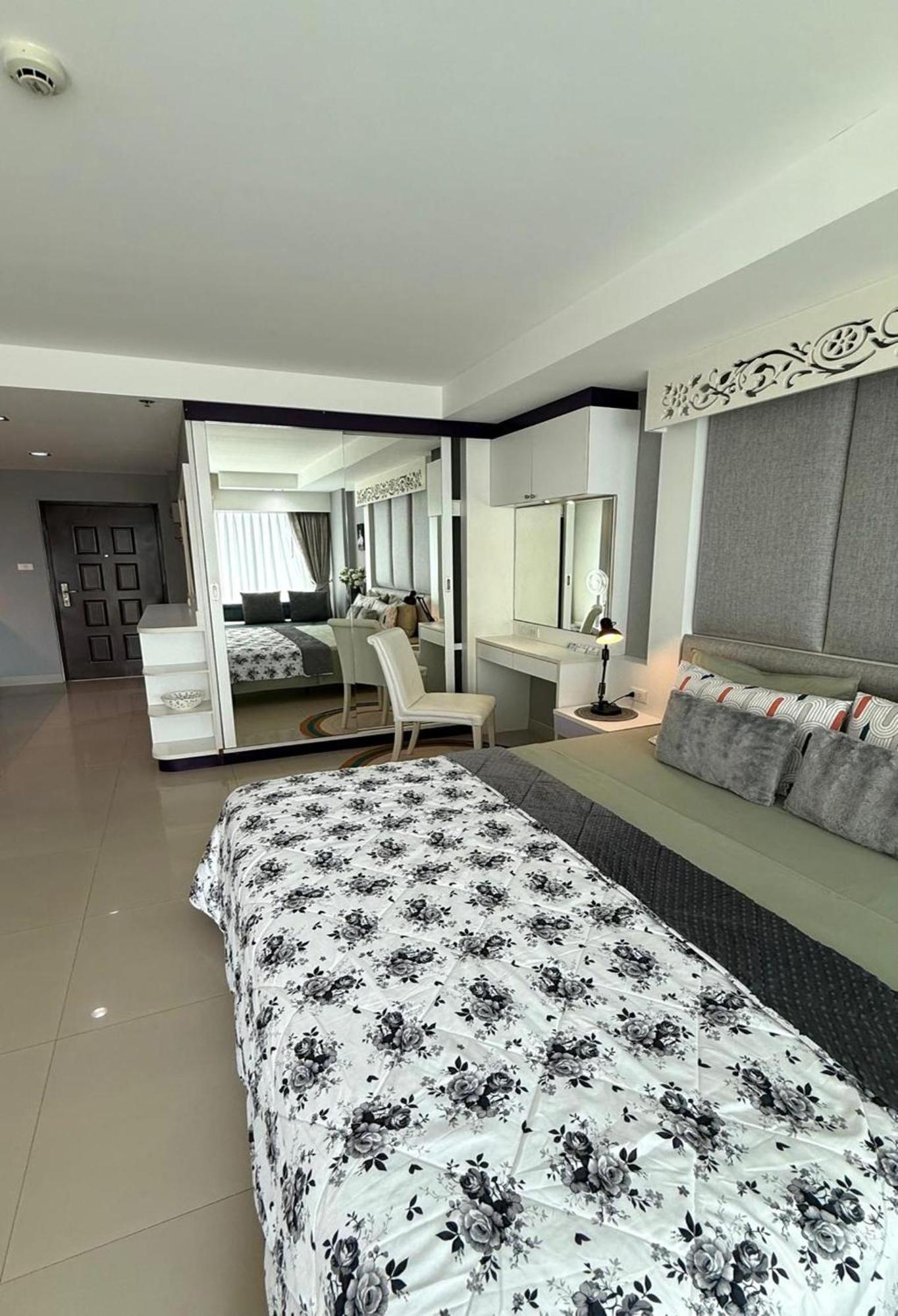 View Talay Condominium By Vlad Property Паттайя Номер фото